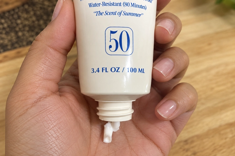 color and texture of vacation classic sunscreen lotion