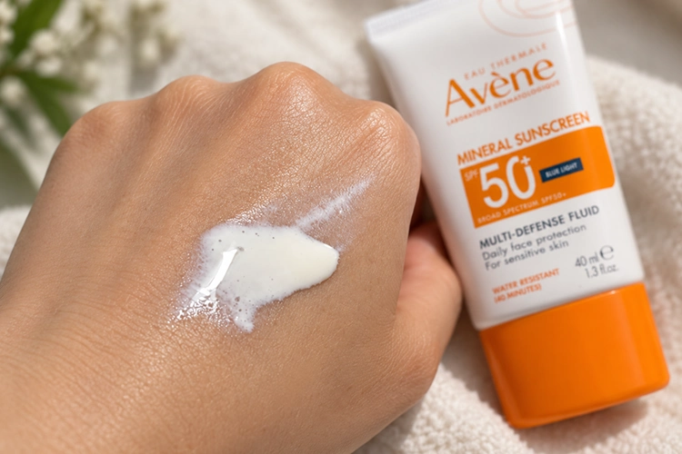 texture of avène mineral sunscreen