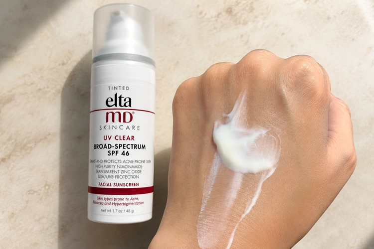 texture of eltamd uv clear broad spectrum spf 46